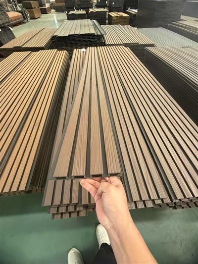 חיפוי קירות WPC חיצוני